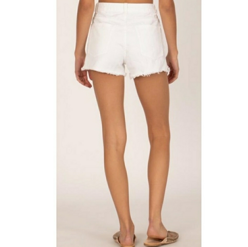 AMUSE SHORELINE - Picture 2 of 3